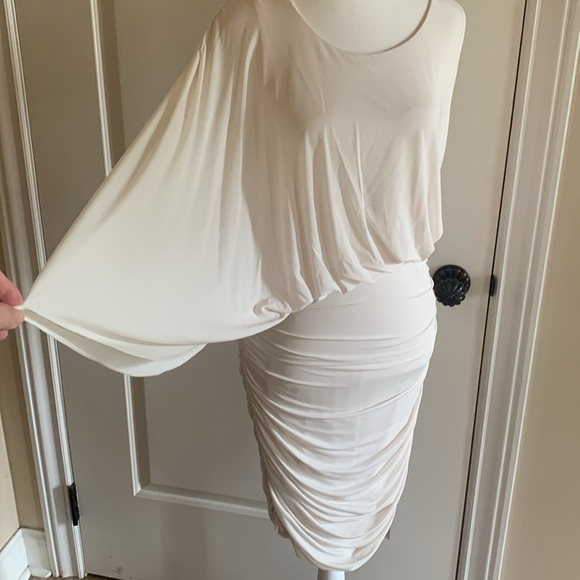 BCBGMAXAZARIA  dress ruching with one shoulder covered with angel wing sleeve - Picture 7 of 13